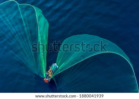 Similar – Foto Bild Luftaufnahme des Fischers an den Küsten von Lima, Peru