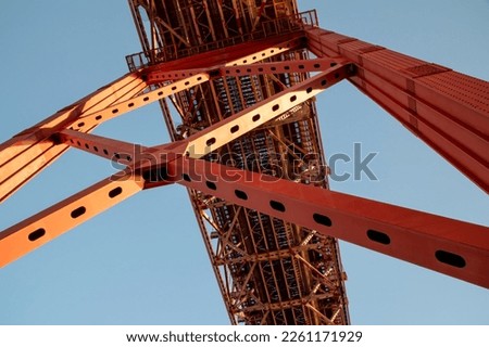 Ponte 25 de Abril Bridge metal structure, modern architecture Foto stock © 