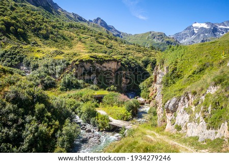 Similar – Foto Bild Wanderung Vanoise National Park: Blick auf Berg in Nebel