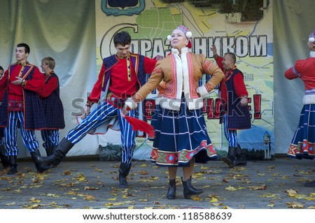 PODOLSK - OCTOBER 7: Russian folk ensemble of dance Rainbow dance  on event of day of Podolsk on October 7, 2012, Podolsk, Russia