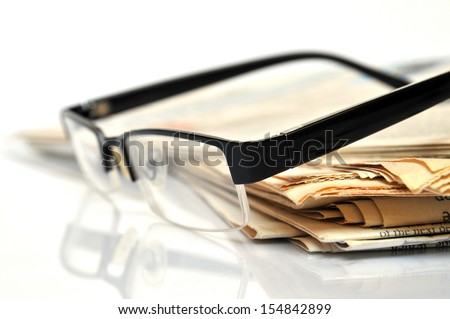 Daily News, newspapers with glasses
