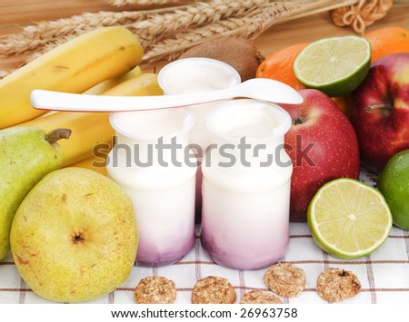 Fruit yogurt with cereal