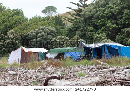 Beachside Tents Of Summer Freedom Campers At Turihaua Gisborne East Coast New Zealand Stock Images Page Everypixel