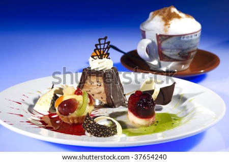 The mini desserts w cup of coffee