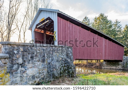 Forry's Mill Covered Bridge Spanning Chiques Creek Foto stock © 