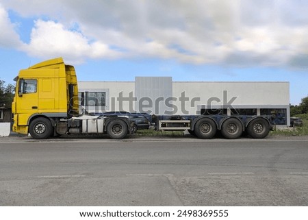 Similar – Foto Bild Gelber Container steht auf einem dafür nicht vorgesehenen Parkplatz