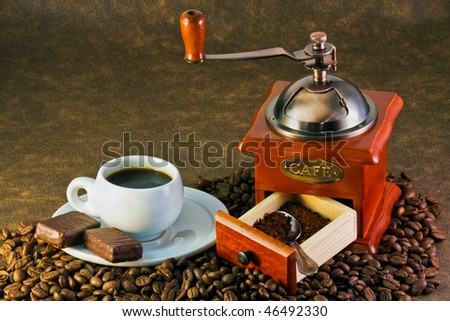 coffee grinders to coffee beans and coffee cup cooked