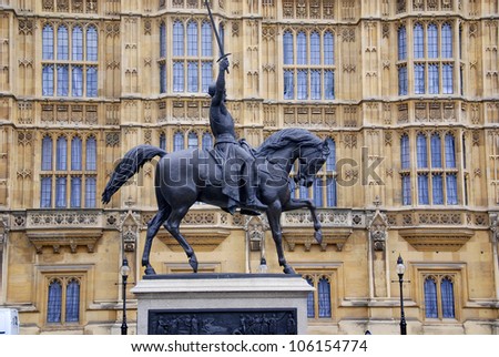 Richard Coeur de Lion, Richard Lionheart, King of England - Statue in front of Westminster Palace (Parliament) - London, UK