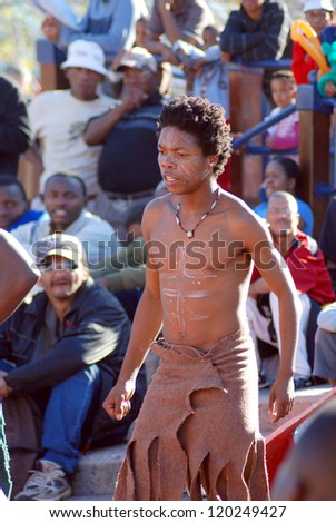 CAPE TOWN, SOUTH AFRICA - MAY 25 : An unidentified young man wears traditional clothing, during presentation of a Zulu show on May 25, 2007 Cape Town, South Africa