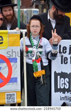 MONTREAL CANADA AUGUST 21:Unidentified people from jewish Hasidic Orthodox Judaism, participating in a rally to condemn the Israel occupation an bombing on Gaza On 08 21 2014 in Montreal Quebec Canada