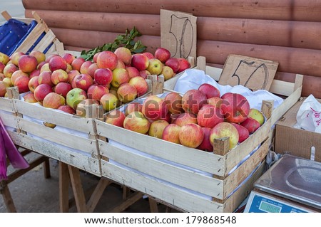 Fresh apples ready for sale in local market