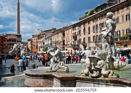 ROME, ITALY - MAY 29: Tourists in Rome city Navona place on May 29, 2014, Rome, Italy.