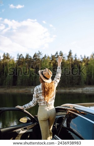 Similar – Foto Bild Frau steht in der Nähe des wogenden Meeres am Strand