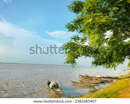 Similar – Foto Bild Hölzerne Fischerboot in den Fluss Wasser unter dem blauen Himmel Schöne Landschaft Scenery