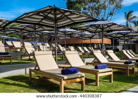 Pool Beds free beach chairs or pool beds beside swimming pool photos Pool Beds free beach chairs or pool beds beside swimming pool photos