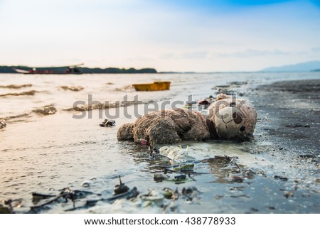 Similar – Foto Bild Lost Land Love | Zerbrechliche Stahlkonstruktion unter blauem Himmel