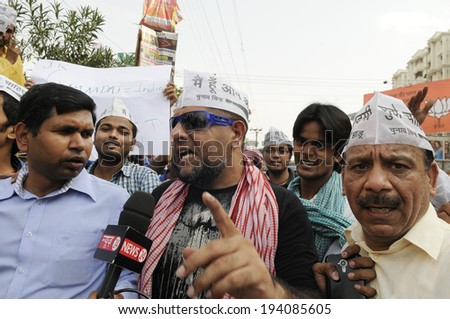 VARANASI - MAY  9: Vishal Dadlani- famous Inidan music director now an AAP supporter  giving interview during a political rally on May  9, 2014 in Varanasi , India.