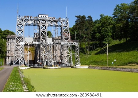 Old hydraulic boat lifts and historic Canal du Centre, Belgium, Unesco Heritage - The hydraulic lift of Houdeng-Aimeries