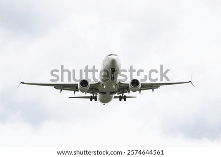 Similar – Foto Bild Flugzeug im Landeanflug auf Flughafen