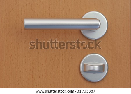 With the door handle, the door is opened by the man in the next room can occur.