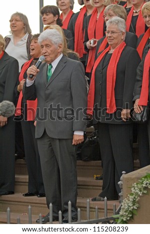ROSSDORF, GERMANY-APRIL 30: Gotthilf Fischer and his choir sing at the occasion of the wedding of one of his female choir singers (unnamed) on April 30, 2011 in Rossdorf, Germany
