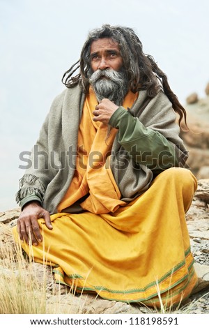 Indian Old Monk Sadhu In Saffron Color Clothing Stock Photo 118198591 ...