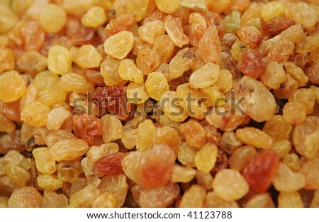 heap of dried raisins