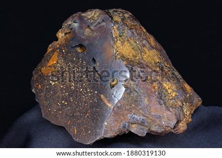 Brown iron ore close up, sample of iron ore (hematite with limonite). Deposit Russia Foto d'archivio © 