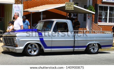 MATHEWS, VA- JUNE 01:A Ford F-150 P/U in the Annual: Vintage TV\'s \