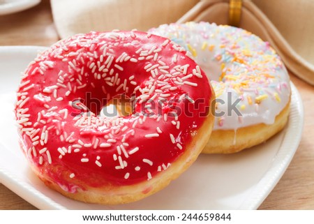 Delicious doughnut with confectioner\'s sugar.