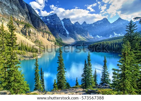 Wenkchemna Peaks Reflection on Moraine Lake, Banff, Rocly Mountain, Canada Photo stock © 