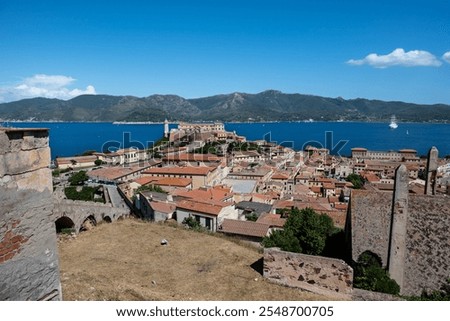 Similar – Foto Bild Panoramablick auf die antike Festung von Portoferraio im goldenen Licht auf der Insel Elba