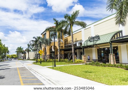 SUNRISE, USA - AUG 2, 2013: famous shopping center in Sunrise, USA. With 38 stores, Sunrise sits on 50 acres of land, offering more than 500,000 square feet of retail shopping.