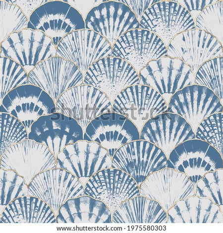Watercolor sea shell japanese waves seamless pattern. Hand drawn seashells texture iocean background with gold line. Watercolour marine illustration. Print for wallpaper, fabric, textile, wrapping.