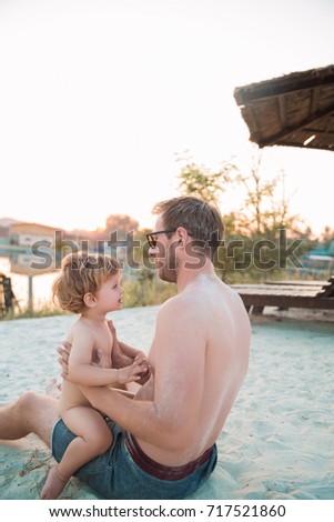 For Family naked on beach maybe Family naked on beach
