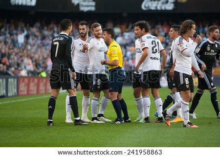 VALENCIA, SPAIN - JANUARY 4: all players during Spanish League match between Valencia CF and Real Madrid at Mestalla Stadium on January 4, 2015 in Valencia, Spain