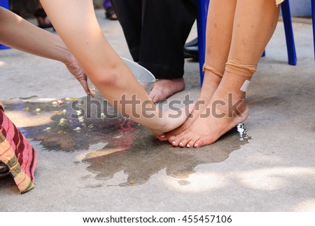 Agree, useful S has has feet apologise, but S has has feet think
