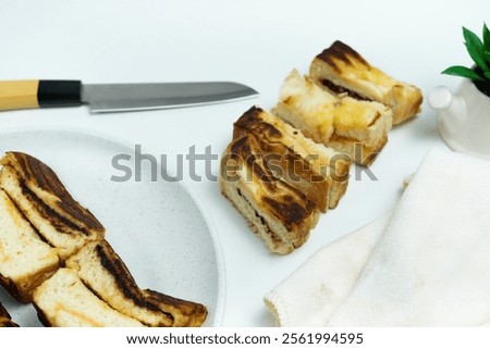 Similar – Foto Bild Ordentlich geschnittenes Brot zum Frühstück