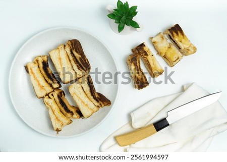 Similar – Foto Bild Ordentlich geschnittenes Brot zum Frühstück