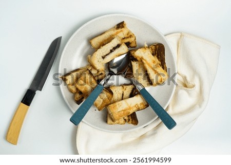 Similar – Foto Bild Ordentlich geschnittenes Brot zum Frühstück