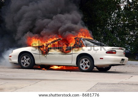 Car on fire - [early stage of a fire]