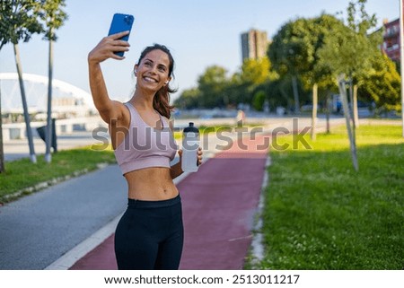 Similar – Foto Bild Fröhliche Sportlerin vor einem hölzernen Hintergrund