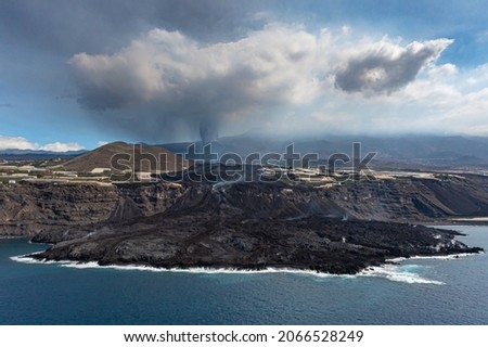 Eruption of the Cumbre vieja volcano, La Palma island. Aerial view Foto stock © 