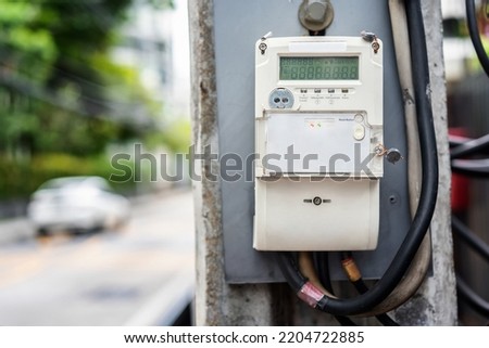 Kilowatt Hour Meter or Watt hour electric meter measurement tool on electric pole ストックフォト © 
