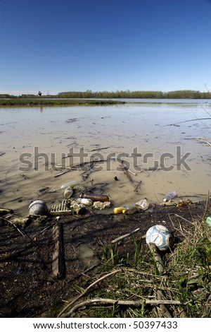 S.Nazzaro (Pc),Italy,  plastic's pollution in the river Po