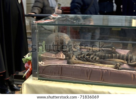 PADUA, ITALY - FEB 15: The exposure of the body of St.Anthony in the Basilica of Saint,the saint\'s body exposed to the faithful in the chapel of Relics on February 15,2010 in Padua,Italy