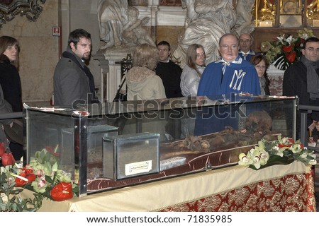 PADUA, ITALY - FEB, 19: The exposure of the body of St.Anthony in the Basilica of Saint,the saint\'s body exposed to the faithful in the chapel of Relics on February 19,2010 in Padua, Italy