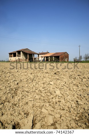 Soarza (Pc), Italy,  a typical rural farm in the bank of the river Po