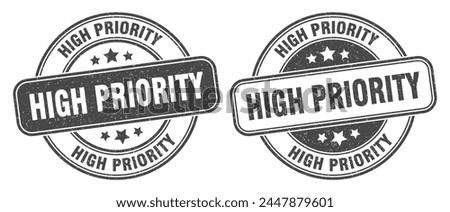 high priority stamp. high priority sign. round grunge label