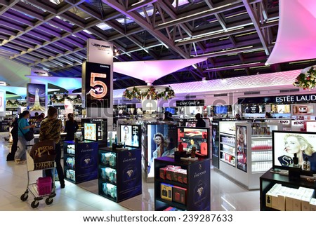 BANGKOK - DECEMBER 3 :Duty free shops at departure terminal of Suvarnabhumi Airport.  This is the world\'s third largest single-building airport terminal on December 3, 2014 in Bangkok ,Thailand.